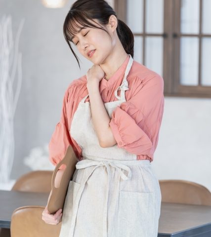 寝違えは寝ている間だけが原因じゃない｜何日で落ち着く？冷やす・温めるの目安【市川駅前】
